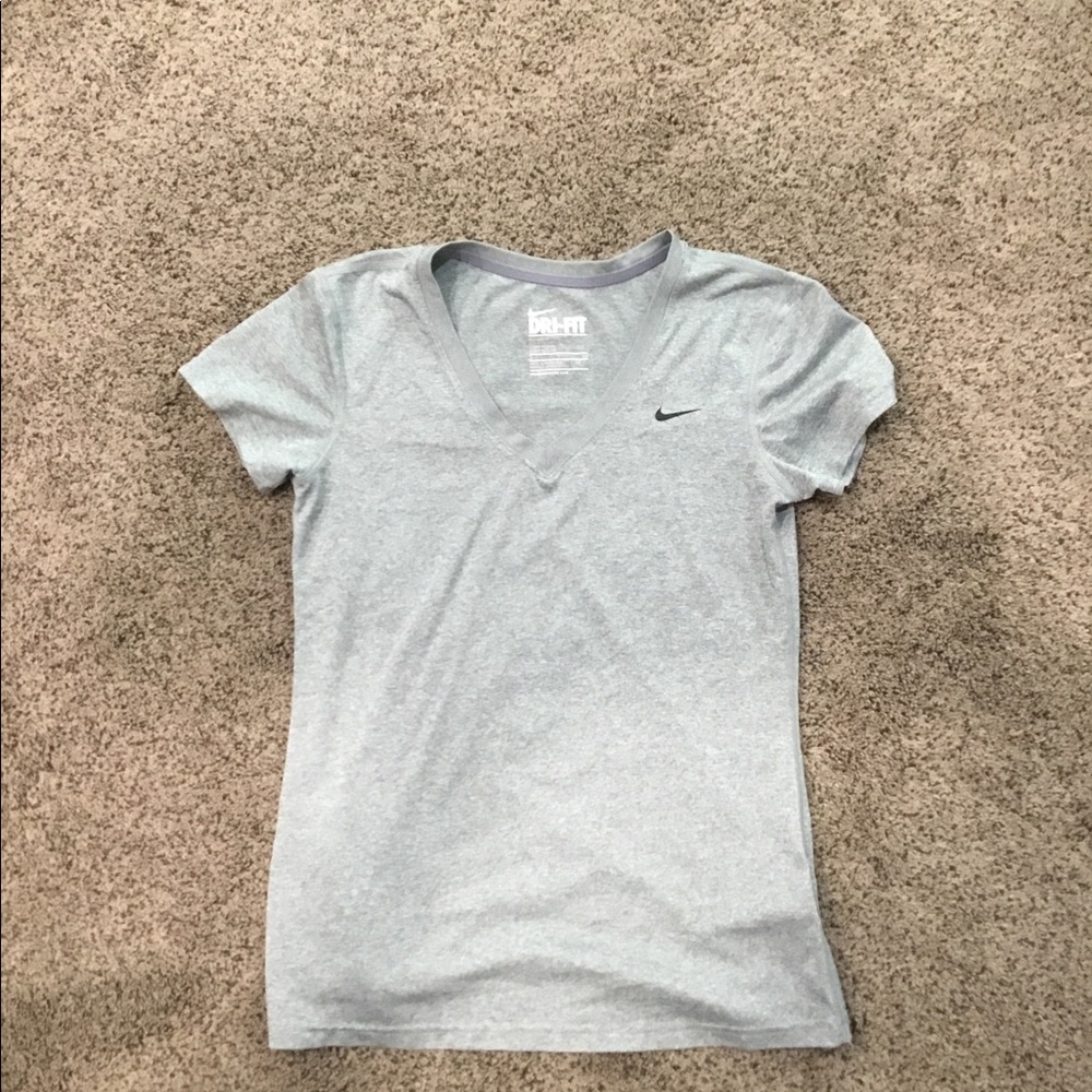 Nike women’s athletic tee